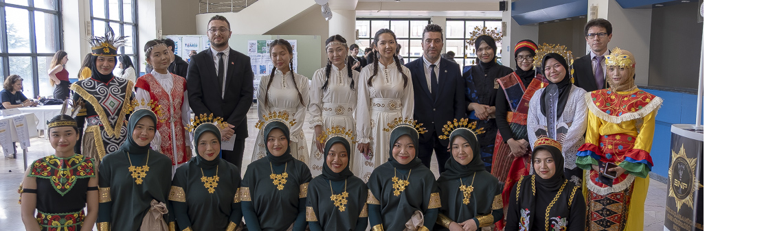 Üniversitemizde düzenlenen BAİBÜ BaharFest 2026, ilk gün etkinliklerine katılım sağladık.